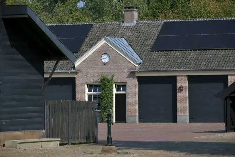 Laadpaal aansluiten op de meterkast: eisen 2026